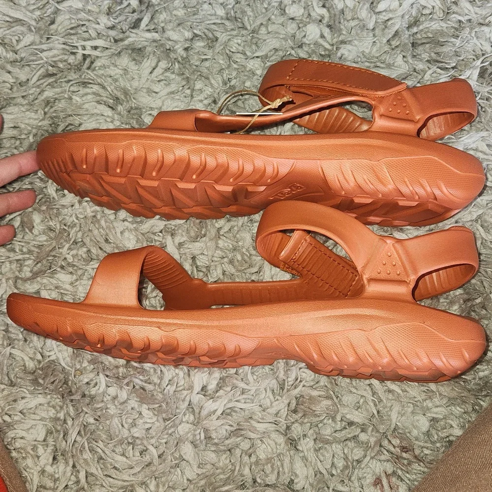 Nwt-Teva Hurricane Drift Hawaiian Sunset Size 12